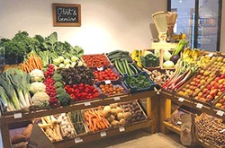Obst und Gemüse in einem Hofladen